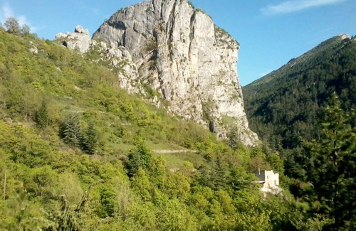 Castellane Wohnung | SCHÖNES T2 ZEITGENÖSSISCH IN CASTELLANE VOR DEN TOREN DER GORGES DU VERDON