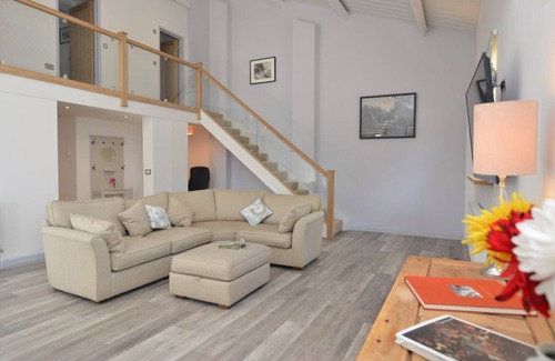 Blandford Forum Haus | Wunderschöne, neu umgebaute Scheune, eingebettet in die Landschaft von Dorset.