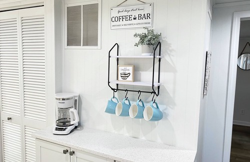 Lakeview Haus | Beautiful cottage with lake access and bonus entertaining space!