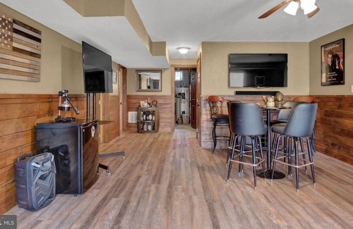 Orrtanna Kabine | Beautiful Custom Built Log Home with Jacuzzi