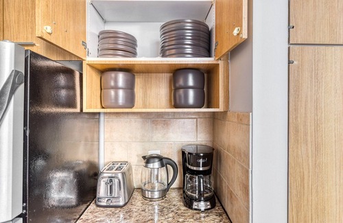 Dupont Circle Wohnung | Beautiful Dupont 2BR w/ Patio & W/D, steps to nightlife, by Blueground