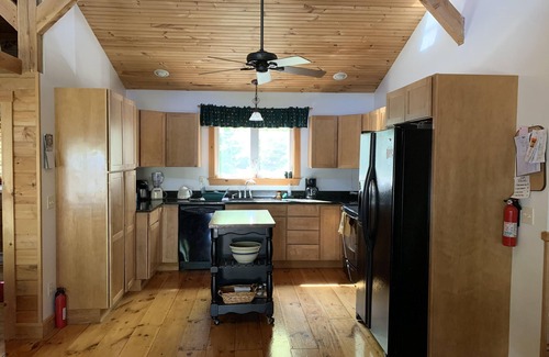 Embden Hütte | Beautiful Embden Single Level Lakehouse