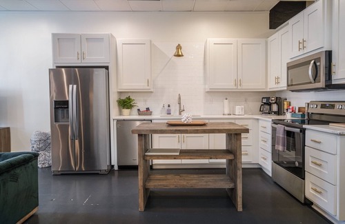 Civil Rights Historic District Haus | Beautiful & Extra Large Loft with 2 King Suites