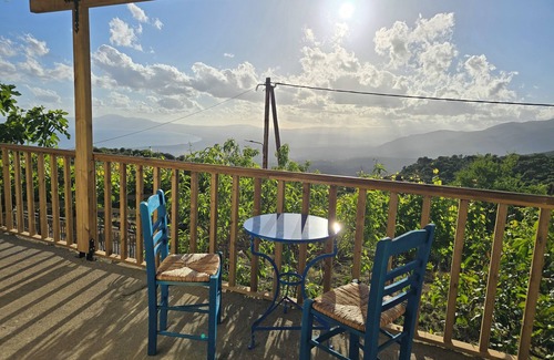 Diasella Haus | Beautiful Family Home With Breathtaking View of the sea and the City of Kalamata