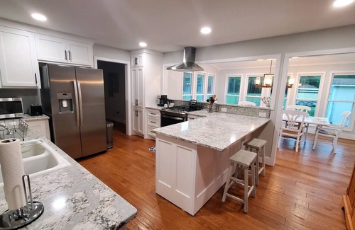 Dickel Sonstige | Beautiful farmhouse with animals on property! Close to Jack Daniels