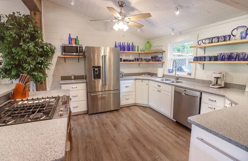 La Pointe Haus | AUF GOLFPLATZ !! 2500 QUADRATISCHER FUSS WRAPAROUND DECK !! KLIMATISIERT!