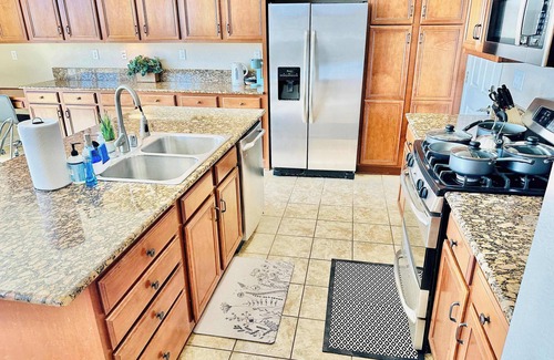 Reno Haus | Beautiful Haven/Sleeps 18