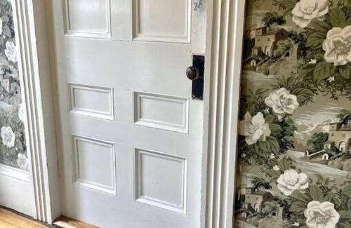 West End Wohnung | Beautiful, historic apartment, close to everything!