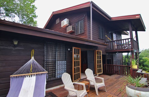 San Ignacio Haus | Schönes Haus mit Blick auf die Berge und den Pool