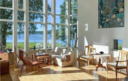 Domsjo Haus | Beautiful Home In Domsjö With Sauna