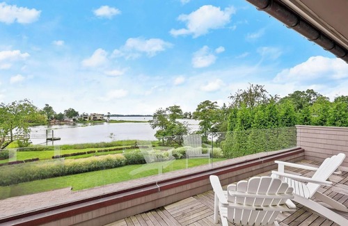 Old Greenwich Haus | Beautiful home in downtown Old Greenwich