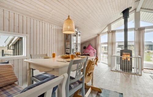 Havnsø Haus | Beautiful Home In Føllenslev With Wifi