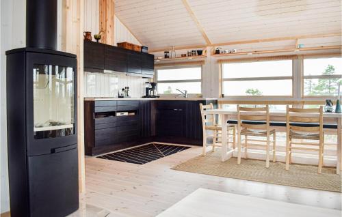 Flaa Haus | Beautiful Home In Flå With Kitchen