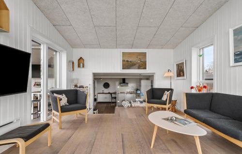 Hejsager Strand Haus | Beautiful Home In Haderslev With Sauna