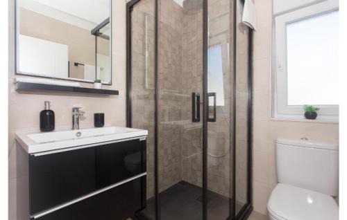 Dicmo Haus | Beautiful Home In Kraj With Wifi