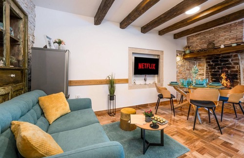 Duga Resa Haus | Schönes Haus in Krnica mit Sauna