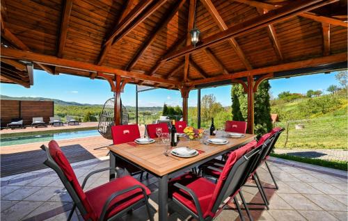 Ljubescica Haus | Beautiful Home In Ljubescica With Wifi