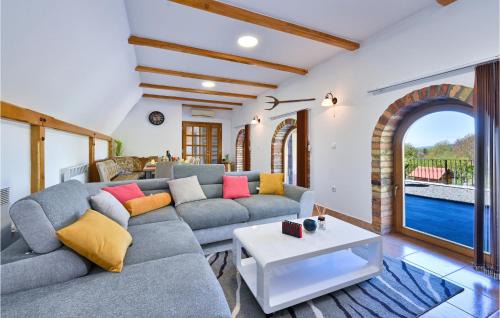 Ljubescica Haus | Beautiful Home In Ljubescica With Wifi