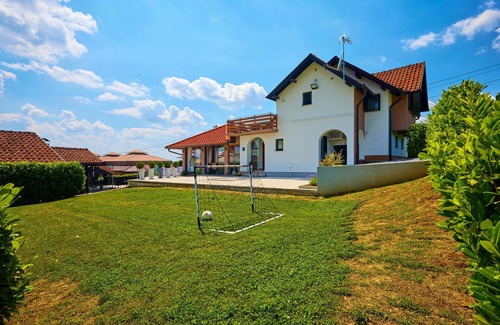 Popovaca Haus | Schönes Haus in Popovaca mit Küche
