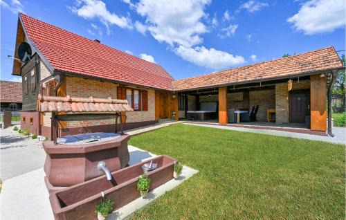 Cazma Haus | Beautiful Home In Sovari With Sauna