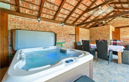 Cazma Haus | Beautiful Home In Sovari With Sauna