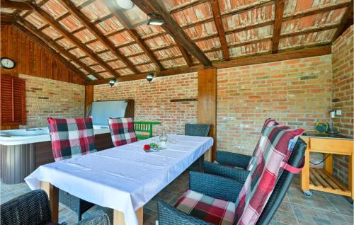 Cazma Haus | Beautiful Home In Sovari With Sauna