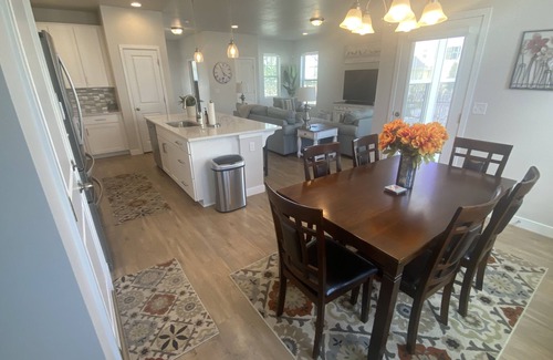 Daybreak Haus | Beautiful Home in Premium Location