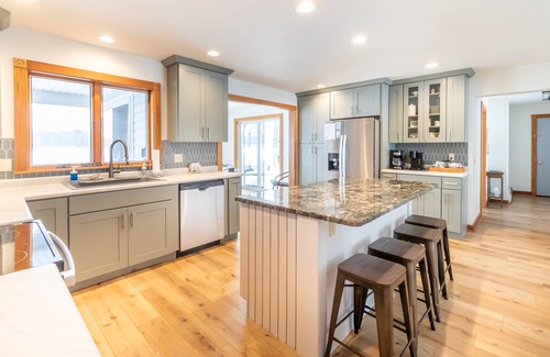 Interlochen Haus | Schönes Haus am Bass Lake - beherbergt 16