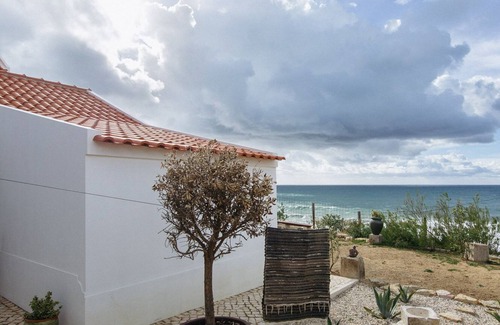 Azenhas do Mar Haus | SCHÖNES HAUS AUF EINER KLIPPE DURCH DAS OZEAN