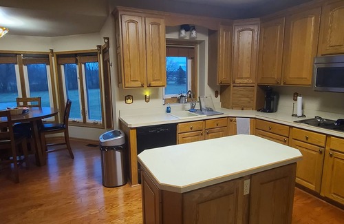 Palmyra Haus | Beautiful House On Grass Runway With Fly-In/Fly-Out Access