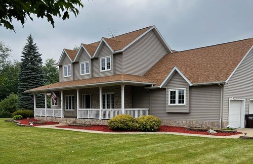 Palmyra Haus | Beautiful House On Grass Runway With Fly-In/Fly-Out Access