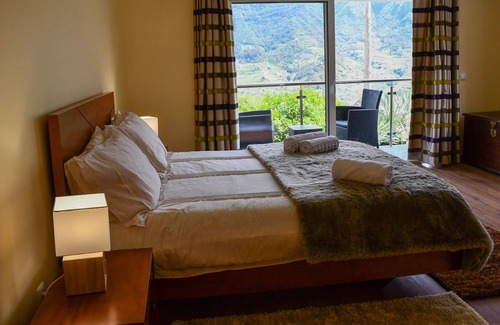 Sao Vicente Villa | Beautiful house with lovely views to the mountains and house garden