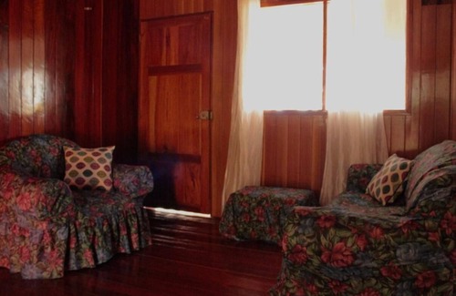 Drake Bay Bed & Breakfast | Schönes Haus mit Panoramablick auf die Bucht und die Gärten