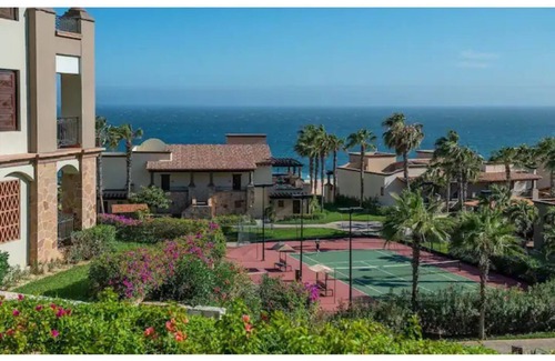 Paraiso Escondido Resort | Beautiful Junior Suite with Patio and Ocean Views