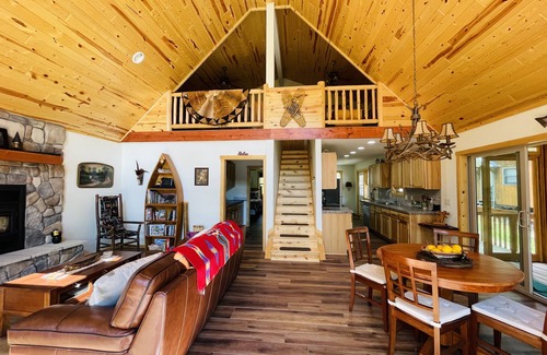 Lutsen Kabine | Beautiful Lake Cabin on Pike Lake in Lutsen