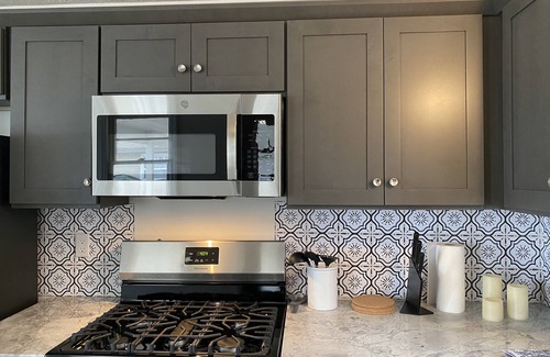 Higgins Lake Hütte | BEAUTIFUL LAKE FRONT NEWLY RENOVATED COTTAGE 2021