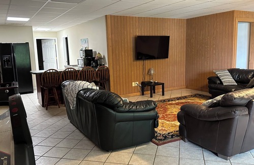 Dadeville Haus | Auburn Football in 40 Minuten! Nur 2 Nächte Mindestaufenthalt, ideal für große Gruppen.