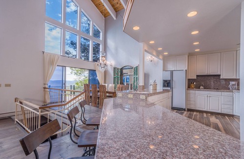 Lincoln Park Haus | Wunderschönes Haus am See mit Pier und Boje. Hündchen freundlich.