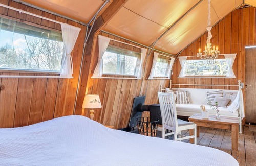 Oeffelt Haus | Beautiful lodge with veranda
