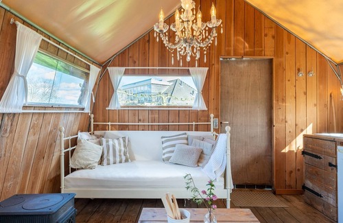 Oeffelt Haus | Beautiful lodge with veranda