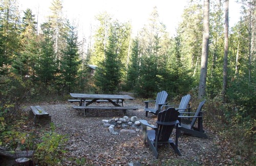 Sister Bay Haus | Beautiful Log Home on 5 acres private beach-steps down the road!