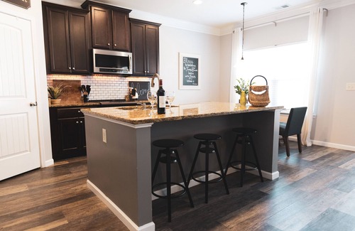 Lebanon Haus | Beautiful Modern 3 Bedroom Home in Woodstock, GA