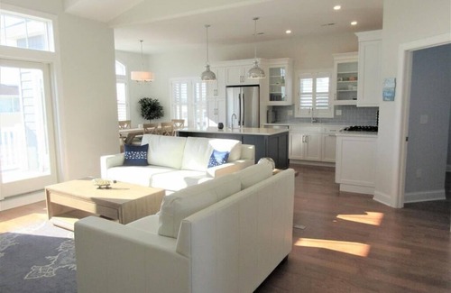 Holgate Haus | Beautiful new construction 4 bedroom 3.5 bath home in Holgate