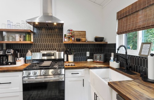 Elkhorn Haus | Beautiful new home in Elkhorn, at Lake Wandawega.