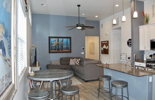 Flagstaff Haus | Beautiful New Townhome nestled in the Pines!