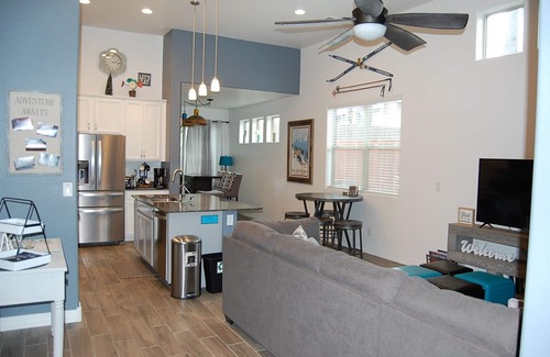 Flagstaff Haus | Beautiful New Townhome nestled in the Pines!