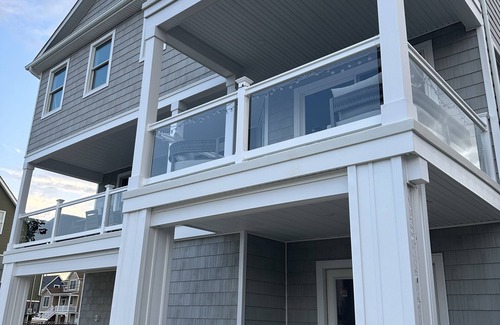 Beach Haven West Haus | Beautiful new home with heated pool on a lagoon