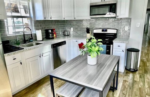 Seventh Ward Haus | Beautiful, Newly Renovated Duplex