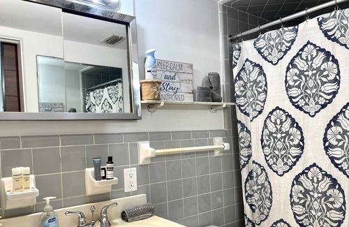 Pine Castle Villa | Beautiful Orlando Lakehouse 15Minutes to Universal