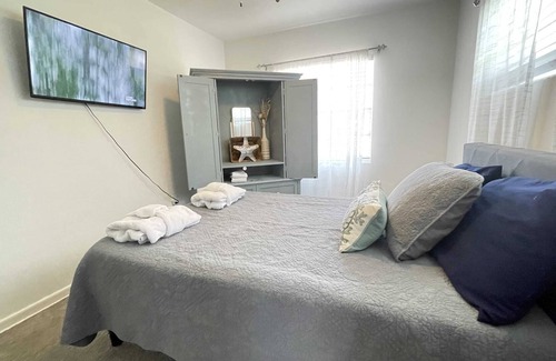 Pine Castle Villa | Beautiful Orlando Lakehouse 15Minutes to Universal